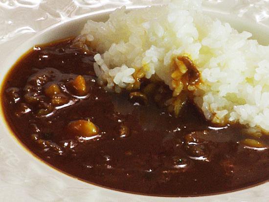 玉葱の濃厚な甘み香るハヤシライスソース